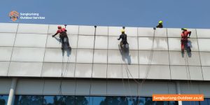 Sangkuriang Outdoor - Jasa pembersihan kaca gedung di jakarta