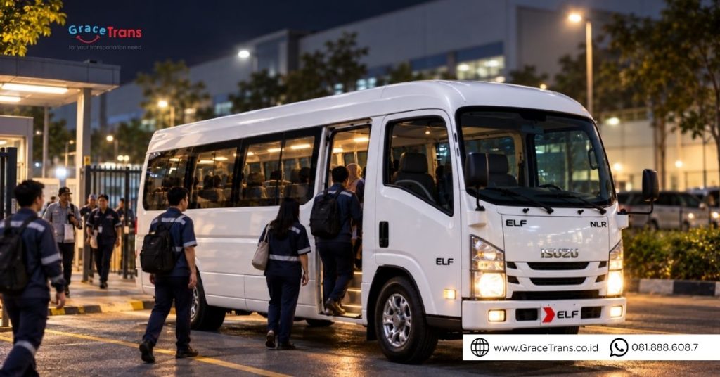 Antar jemput karyawan shift malam: tantangan operasional dan solusi vendor yang tepat